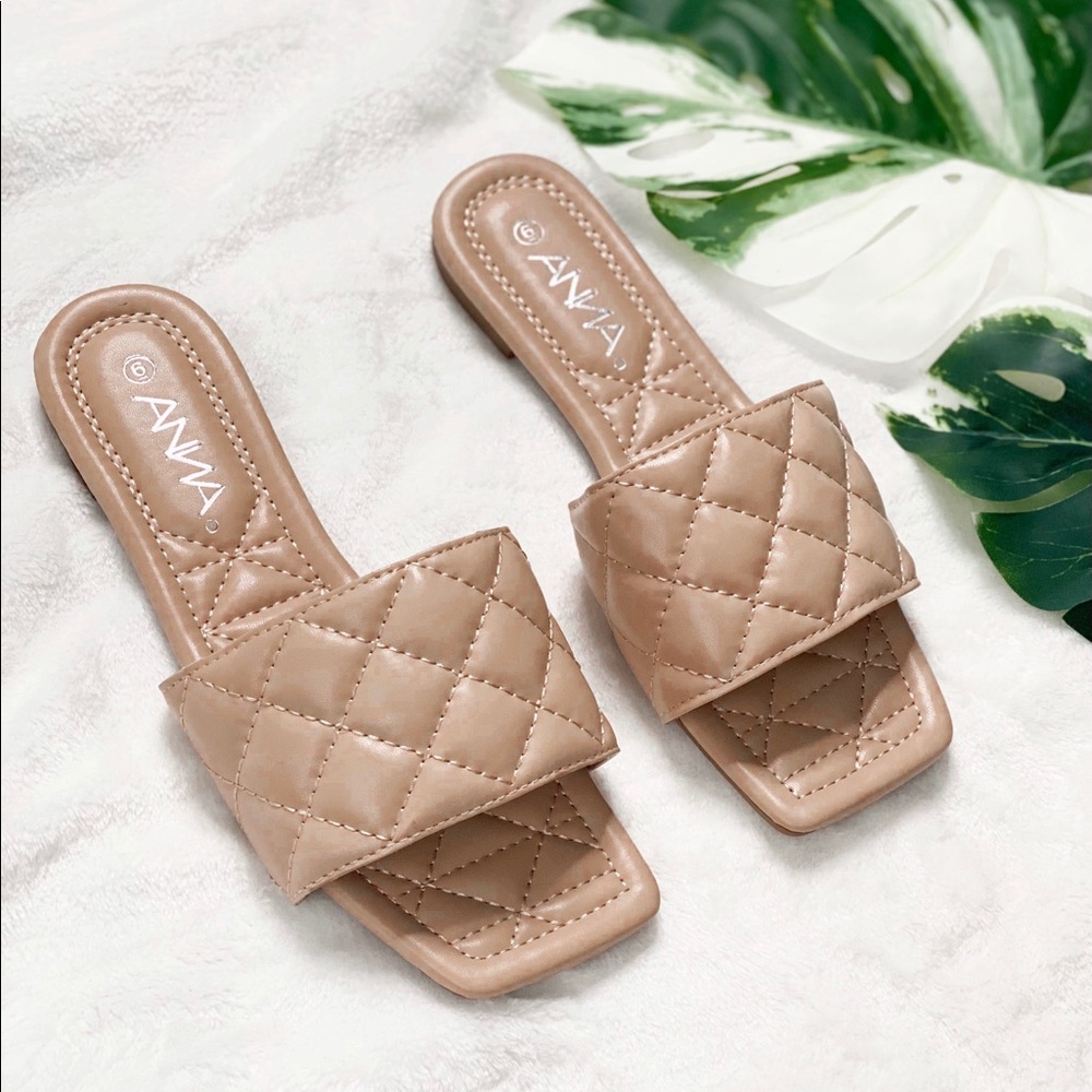 Quilted nude flat slide sandals